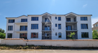 Istria, Umago: Nuovo appartamento con ascensore a Bašanija