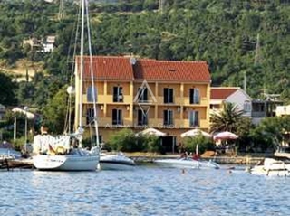 HOTEL SULL'ISOLA DI RAB, 1 ° FILA DAL MARE