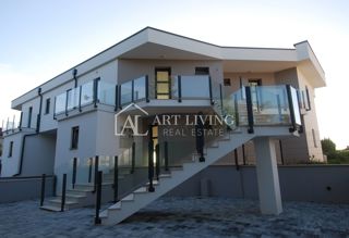 Umago - dintorni, moderno appartamento al piano terra, a soli 150 m dal mare