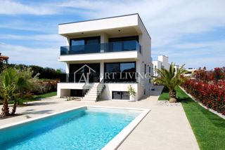 Istria, Parenzo - lussuosa villa moderna con piscina