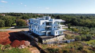 Umago, dintorni – Appartamento attraente con due camere da letto e piscina in comune, a 400 m dal mare