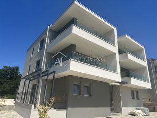 Zona di Umago, Appartamento di 80 m2 in posizione attraente a 150 m dal mare