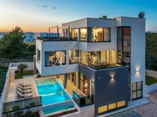 Istria, Medolino, dintorni - lussuosa villa moderna a soli 100 m dal mare