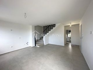 Parenzo, dintorni - appartamento su due piani con tre camere da letto, 86,40 m2, DI NUOVA COSTRUZIONE