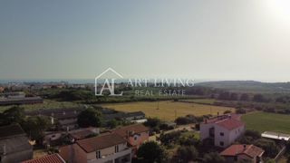Cittanova - dintorni, attraente terreno edificabile a 1,5 km dalla città e dal mare.