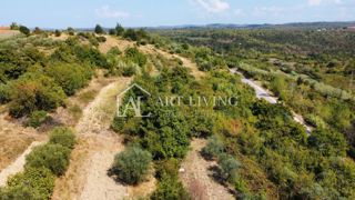 Istria, Buie - ampio terreno edificabile in una posizione attraente