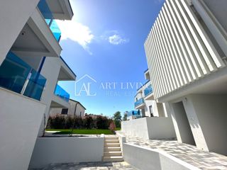 Istria, Umago, dintorni - grazioso appartamento al primo piano, 300 m dal mare