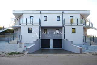 Umago - dintorni, grazioso appartamento in TOP!!! posizione con vista sul mare