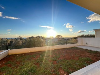 Veliki prizemni stan na top lokaciji, Zambratija, Umag