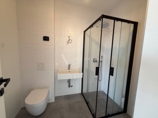 Dvosobni stan na super lokaciji u Umagu