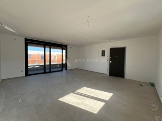 Stan u prizemlju s velikim vrtom, Finida, Umag