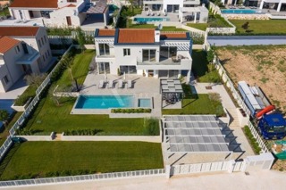 Prekrasna vila sa otvorenim pogledom