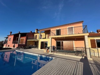 Ampio appartamento con vista mare e piscina, Kaldania