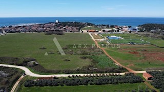 Terreno edificabile vicino al mare e tutti i servizi, Umago