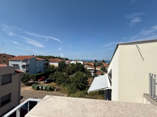 Veliki prostrani stan u Zambratiji, Umag