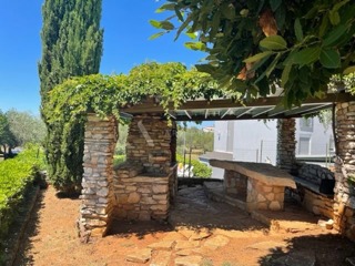 Appartamento in buona posizione vicino al mare, Zambratija