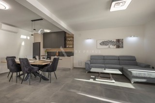 Vila visoke kvalitete na prekrasnoj poziciji, Umag