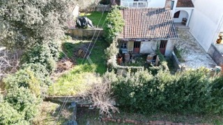 Kuća u blizini mora za rekonstrukciju, Petrčane, Zadar