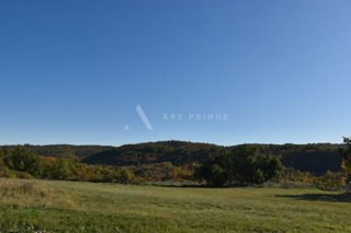 Građevinsko zemljište u Oskorušu, Buje