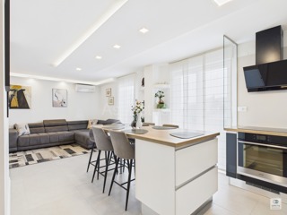 Appartamento a Pola, arredato, pronto per essere abitato, Pola, Kaštanjer