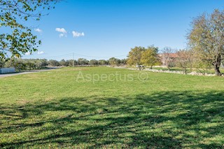 Terreno edificabile per la costruzione di case/ville, vicino a Fasana, Dignano