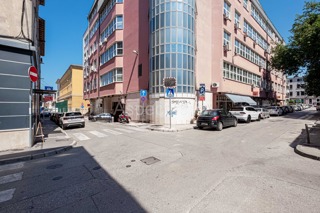 Locale commerciale nel centro città, Pola, Centro | Istria