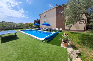 Casa con piscina, vista mare, Fasana