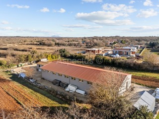 Edificio commerciale-residenziale, sala polifunzionale, Svetvinčenat, Čabrunići, Istria