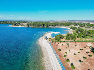 Appartamento con due camere da letto in nuova costruzione, piano terra, terrazza, posto auto | Istria, Pola