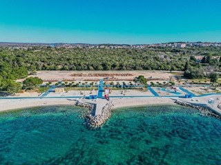 Appartamento con due camere da letto in nuova costruzione, piano terra, terrazza, posto auto | Istria, Pola