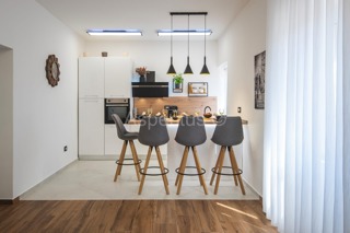 Appartamento in centro, completamente adattato e arredato, Pola