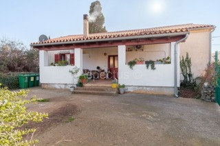 Casa in pietra con giardino, piano terra – ideale per famiglie e vacanze, Pola, Valtura | Istria