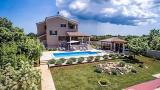 Lussuosa villa con piscina in una posizione tranquilla, Svetvincenat, Istria