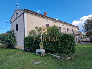 OCCASIONE-IMMOBILE con FABBRICATI su 3.000 m2 di terreno edificabile
