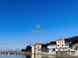 Istria, Savudrija, terreno agricolo 396m2, investimento, elettricità, acqua, vicino alla zona di costruzione, 300m dal mare e dalla spiaggia