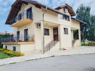Casa Gornji Stupnik, Stupnik, 674m2