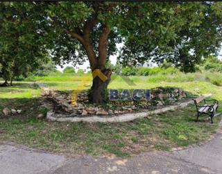 TERRENO EDIFICABILE IN POSIZIONE ECCEZIONALE CON PERMESSO DI COSTRUZIONE CON VISTA A 50 m DAL MARE