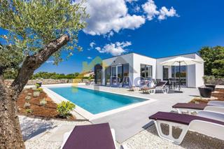 Svetvinčenat, Štokovci - villa moderna