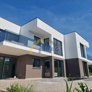 POREČ-Appartamento-di-lusso-piscina-2 posti auto-vista mare!