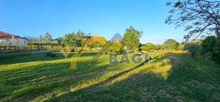 Terreno edificabile con vista mare 1071m2-Peruški