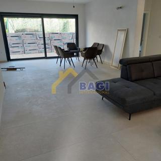 APPARTAMENTO A ROVINJ, A 500 METRI DAL MARE - 81,66 m2 - giardino 58 m2 - PARCHEGGIO