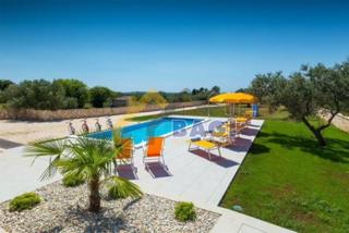 ISTRIA - FAŽANA Casa con Piscina e Ampio Giardino