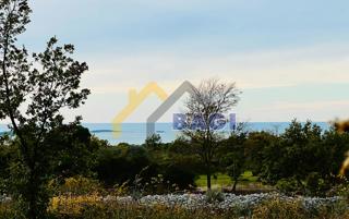 Terreno con vista mare per un edificio multi-appartamento, multi-familiare e familiare!