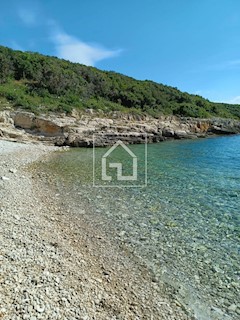 Terreno Peruški, terreno edificabile con progetto e permesso di costruire.