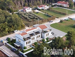 Casa nella fila D, nuova costruzione, Parenzo