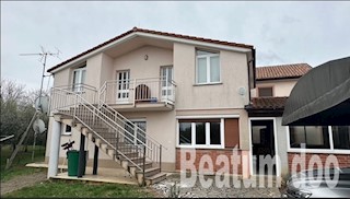In vendita due case nelle vicinanze di Poreč