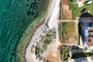 Terreno edificabile in prima fila al mare