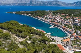 Bellissima casa in pietra appena ristrutturata in riva al mare