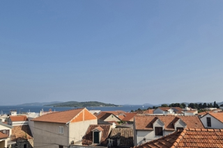Casa centrale con vista mare