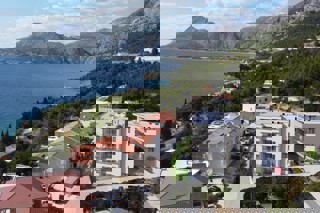 Appartamento con una camera da letto in riva al mare